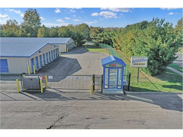 Extra Space Storage facility at 5621 Chatterton Rd - Columbus, OH