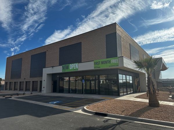 Extra Space Storage facility at 225 E Buena Vista Blvd - Washington, UT