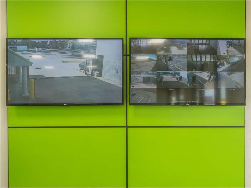 Extra Space Storage  3535 Katy Fwy in Houston, TX