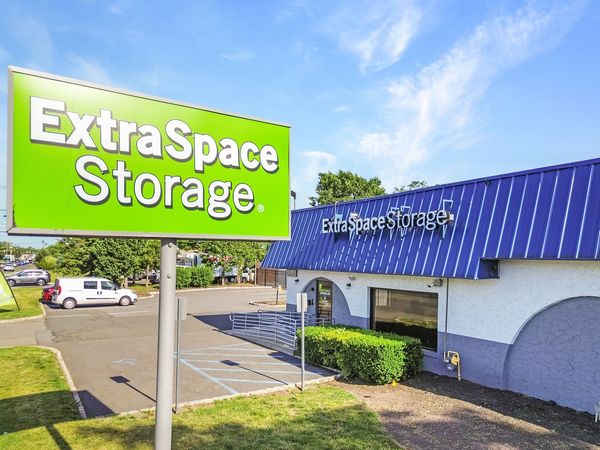 Extra Space Storage facility at 500 Stelton Rd - Piscataway, NJ