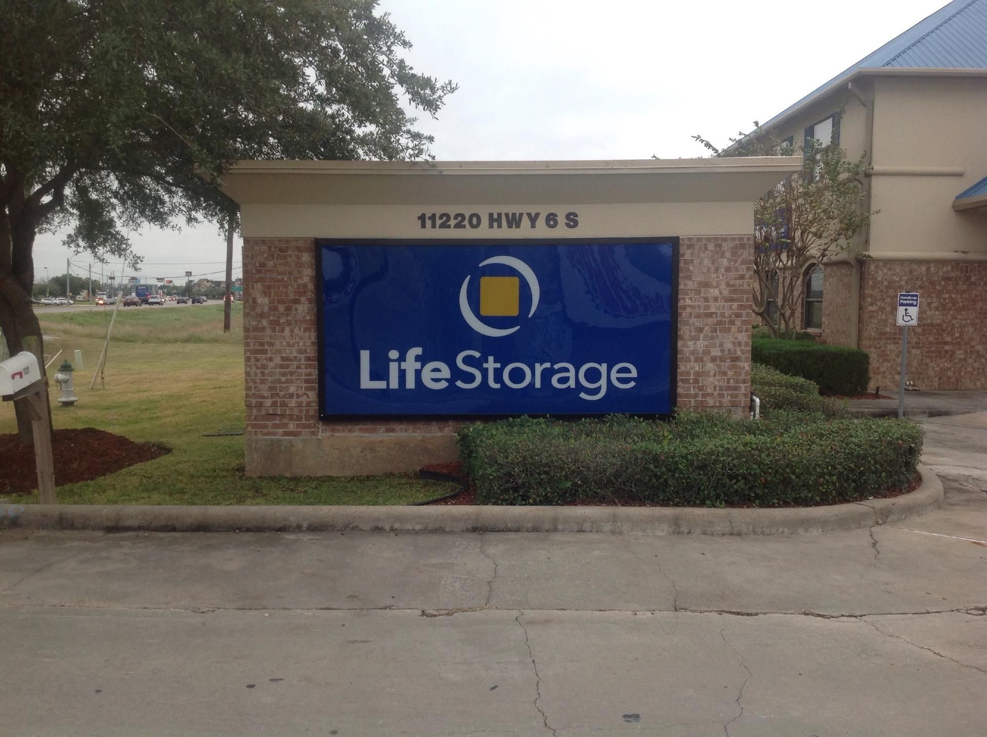Extra Space Storage  11220 S Highway 6 in Sugar Land, TX