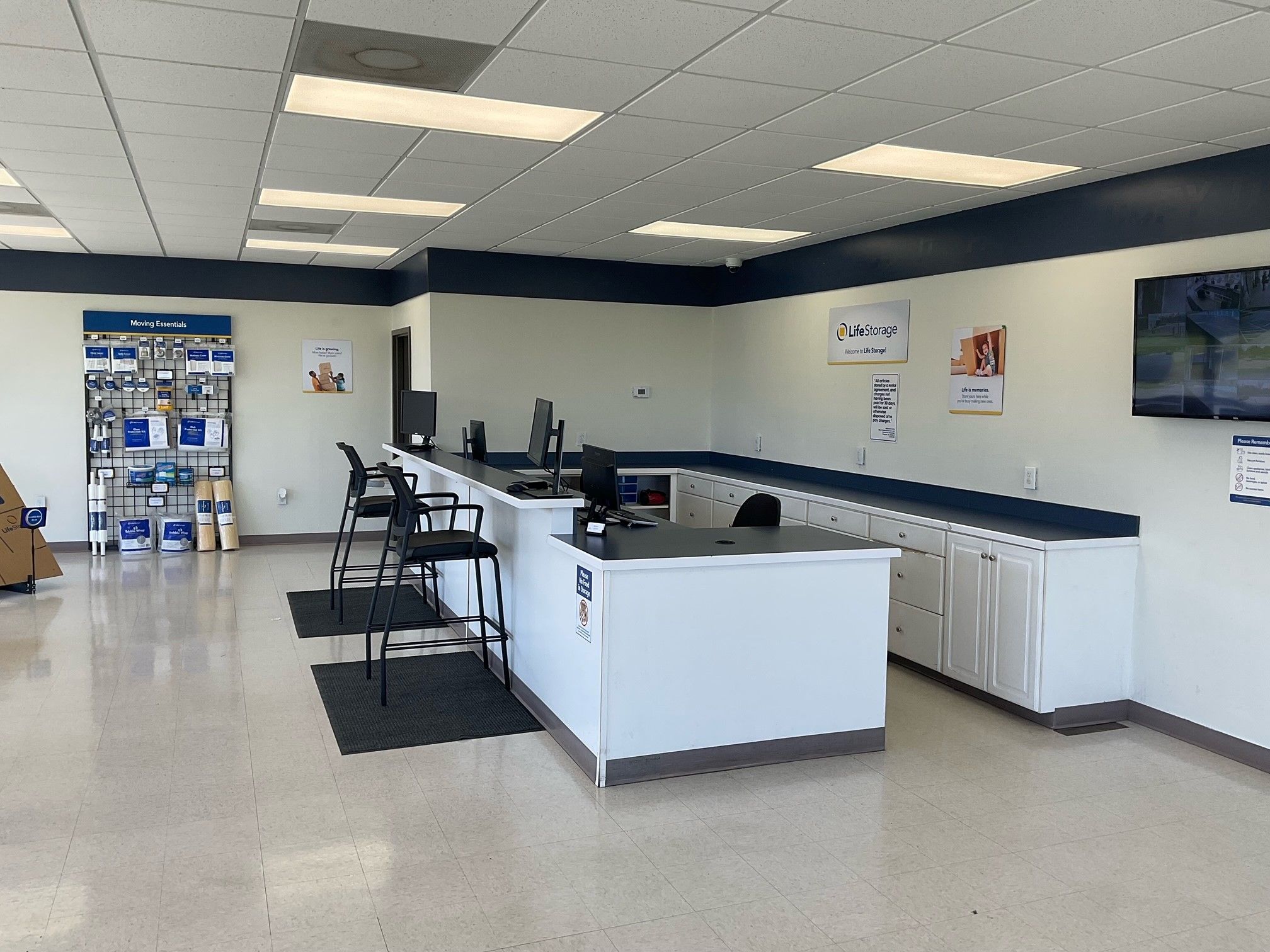 10×10 Self Storage Unit in Montgomery, AL 1925 McLemore Dr Montgomery, Alabama 3