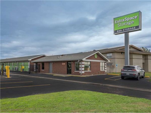 Extra Space Storage facility at 1904 Loop 250 Frontage Rd - Midland, TX