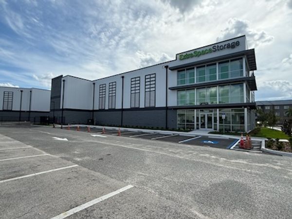 Extra Space Storage facility at 7225 Stone River Rd - Bradenton, FL