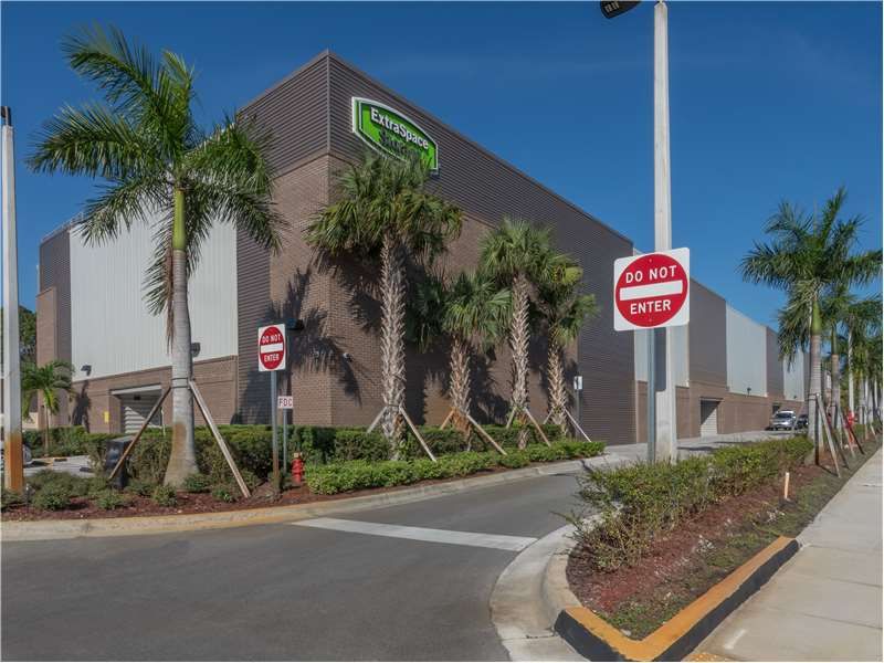 Extra Space Storage  1440 S Dixie Hwy in Hollywood, FL