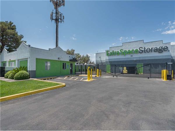 Extra Space Storage facility at 1399 N Rainbow Blvd - Las Vegas, NV