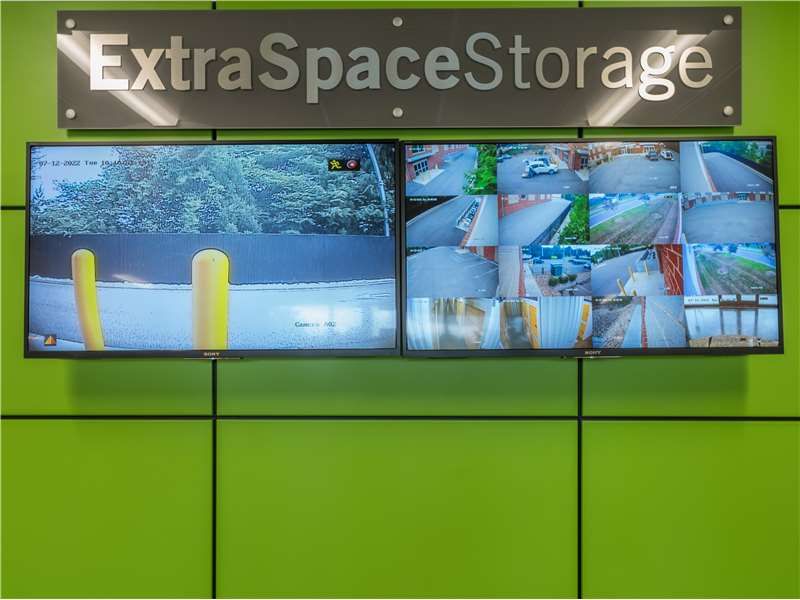 Extra Space Storage  8627 Middlebrook Pike in Knoxville, TN