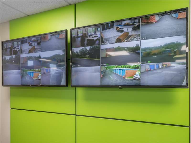 Extra Space Storage  3318 Old Bridge Rd in Woodbridge, VA