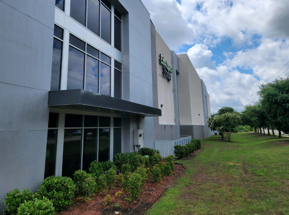 Extra Space Storage  1010 Jupiter Rd in Plano, TX