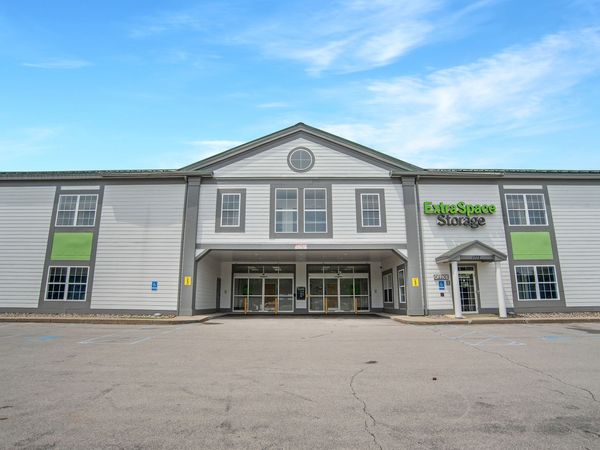 Extra Space Storage facility at 1772 Route 9 - Clifton Park, NY