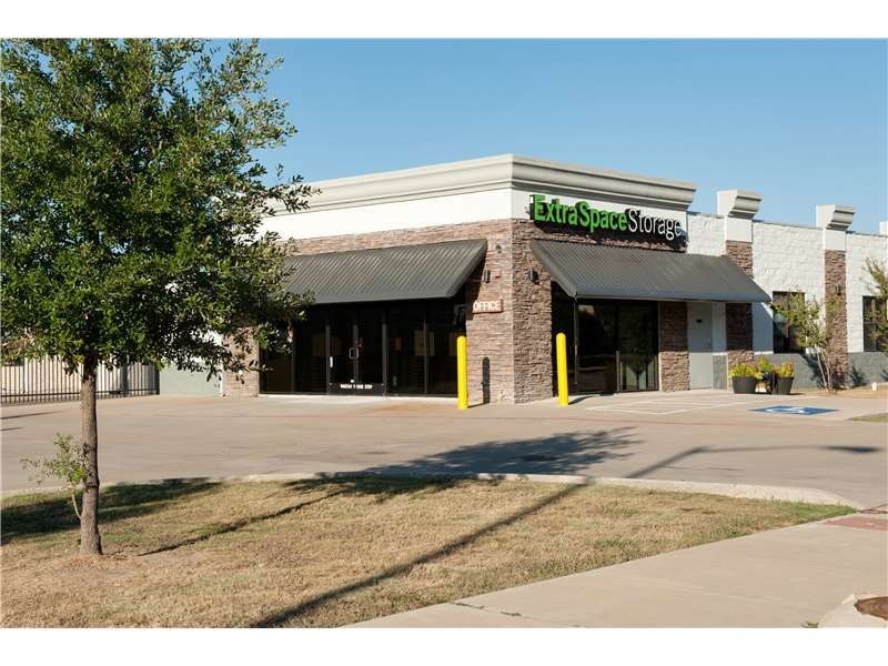 Extra Space Storage  1455 Hwy 66 in Garland, TX