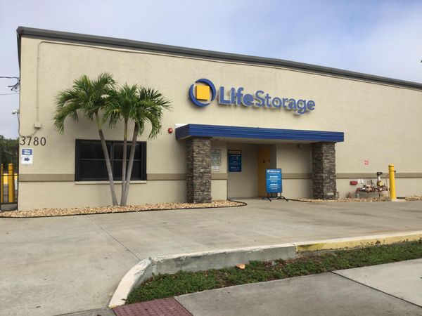 Life Storage facility on 3780 Central Ave - Fort Myers, FL
