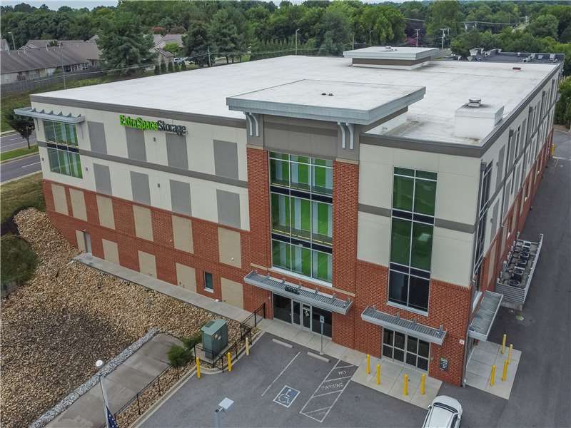 Extra Space Storage  8627 Middlebrook Pike in Knoxville, TN