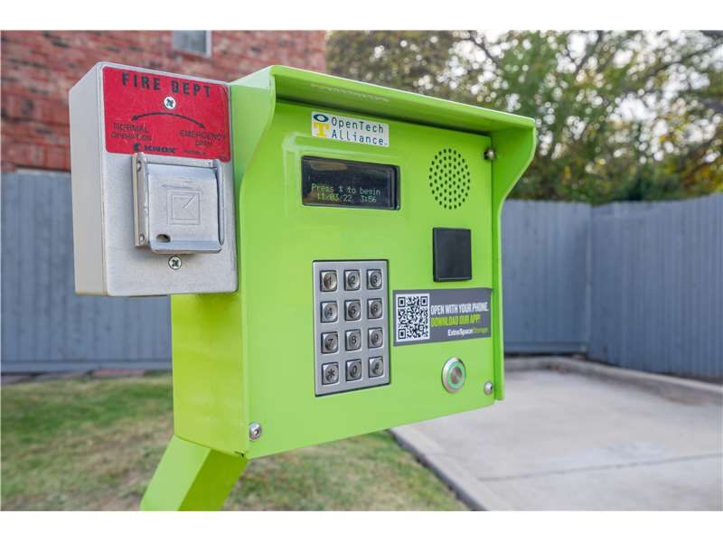 Extra Space Storage  6101 Wagner Way in Plano, TX