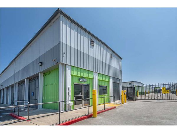 Extra Space Storage facility at 2201 Clement Ave - Alameda, CA