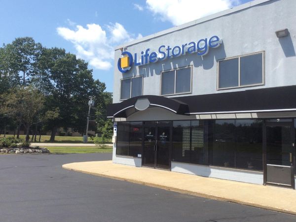 Extra Space Storage facility at 70 Heritage Ave - Portsmouth, NH