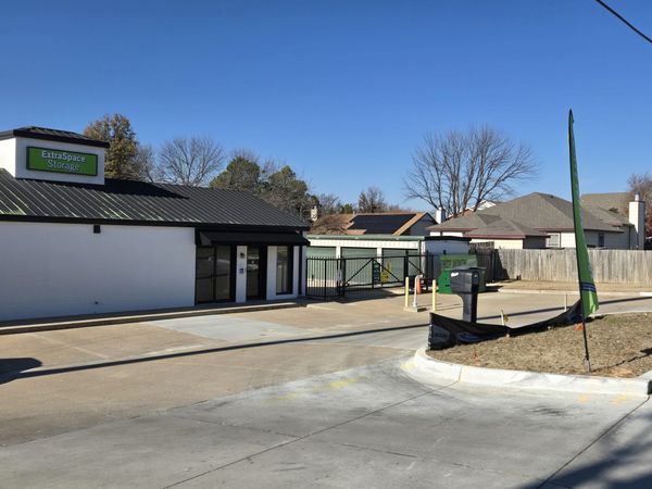Extra Space Storage facility at 12010 S Elm St - Jenks, OK