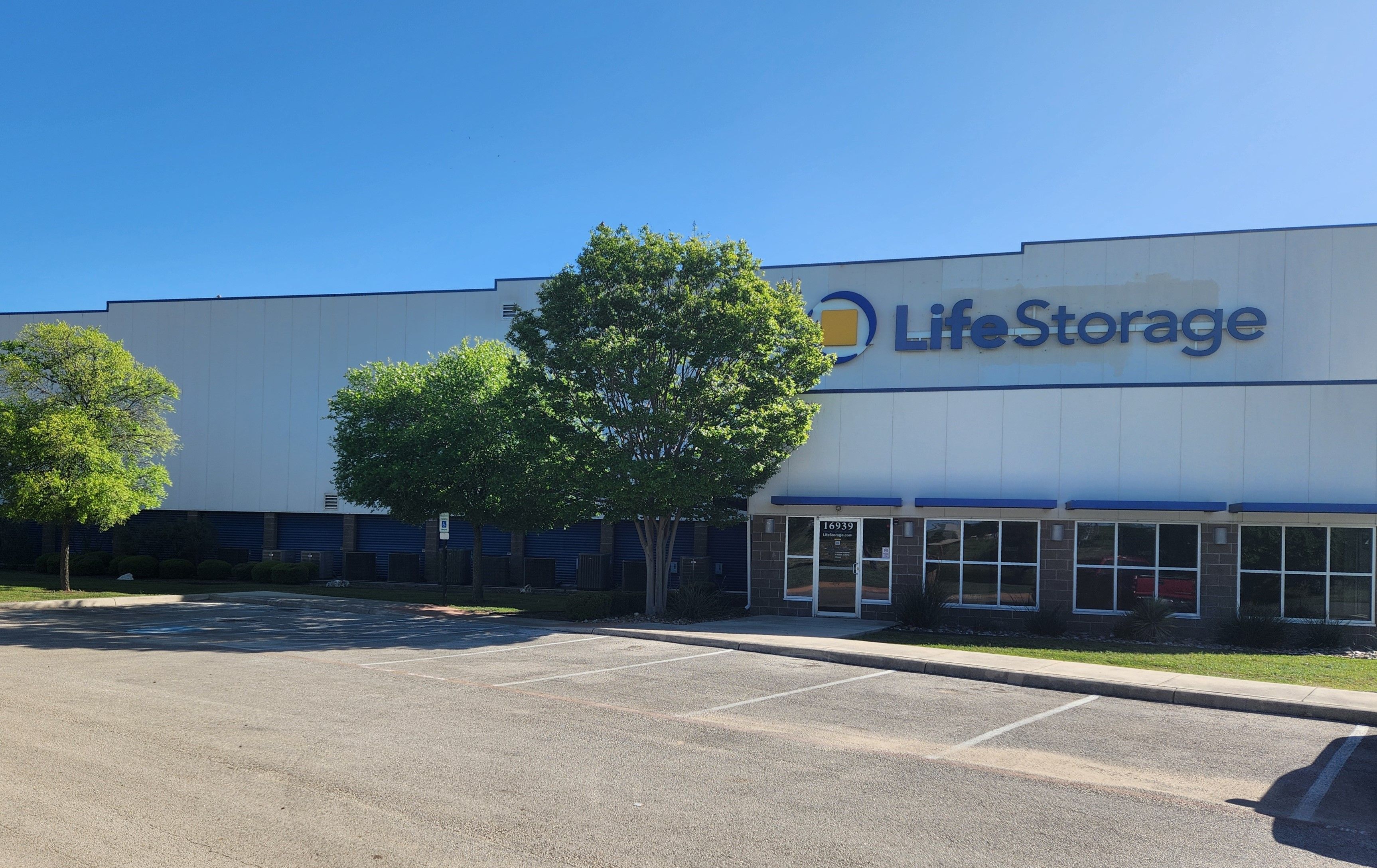 5×5 Self Storage Unit in San Antonio, TX 16939 Nacogdoches Rd San Antonio, Texas
