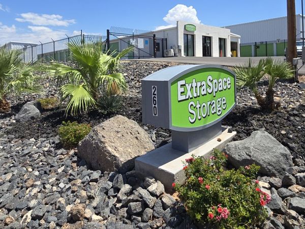 Extra Space Storage facility at 260 N 3700 W - Hurricane, UT