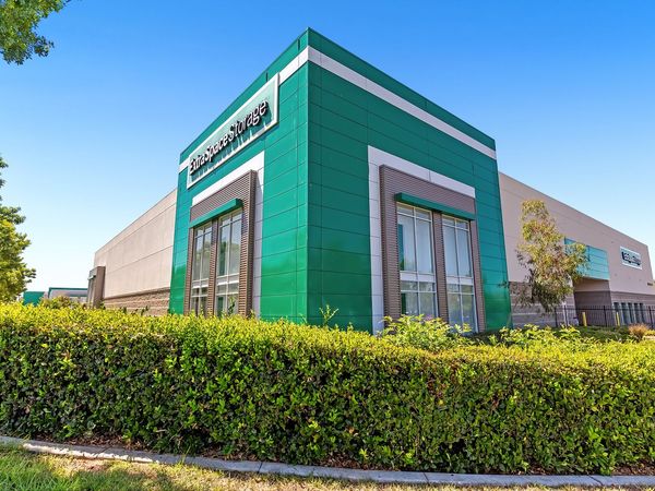 Extra Space Storage facility at 9280 Research Dr - Irvine, CA