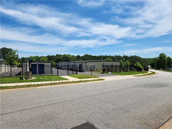 Extra Space Storage facility at 299 Commerce Blvd - Bogart, GA