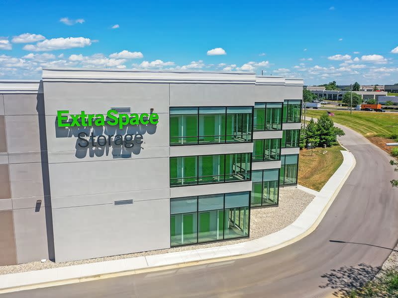 Storage Units in Lexington, KY at 1734 Eastland Ct | Extra Space Storage