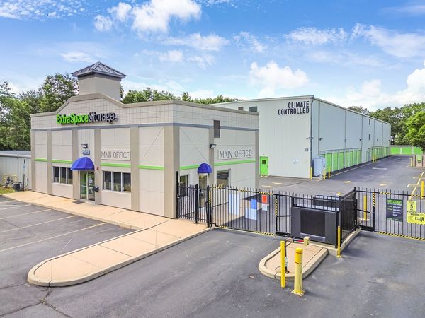 Extra Space Storage facility at 1225 State Route 70 - Lakewood, NJ