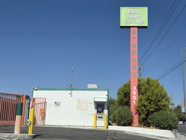 Extra Space Storage facility at 3851 Vegas Dr - Las Vegas, NV