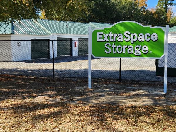 Extra Space Storage facility at 1711 Fountain Ct - Columbus, GA