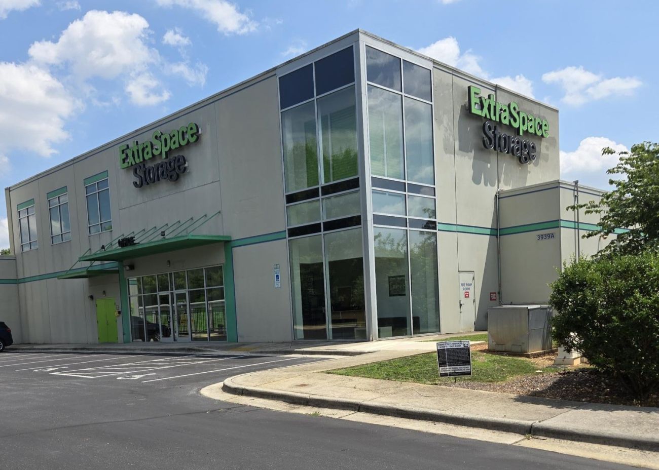 Extra Space Storage in Greensboro, NC  3939 W Market St