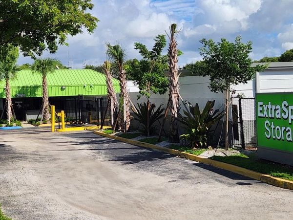 Extra Space Storage facility at 10300 NW 55th St - Sunrise, FL