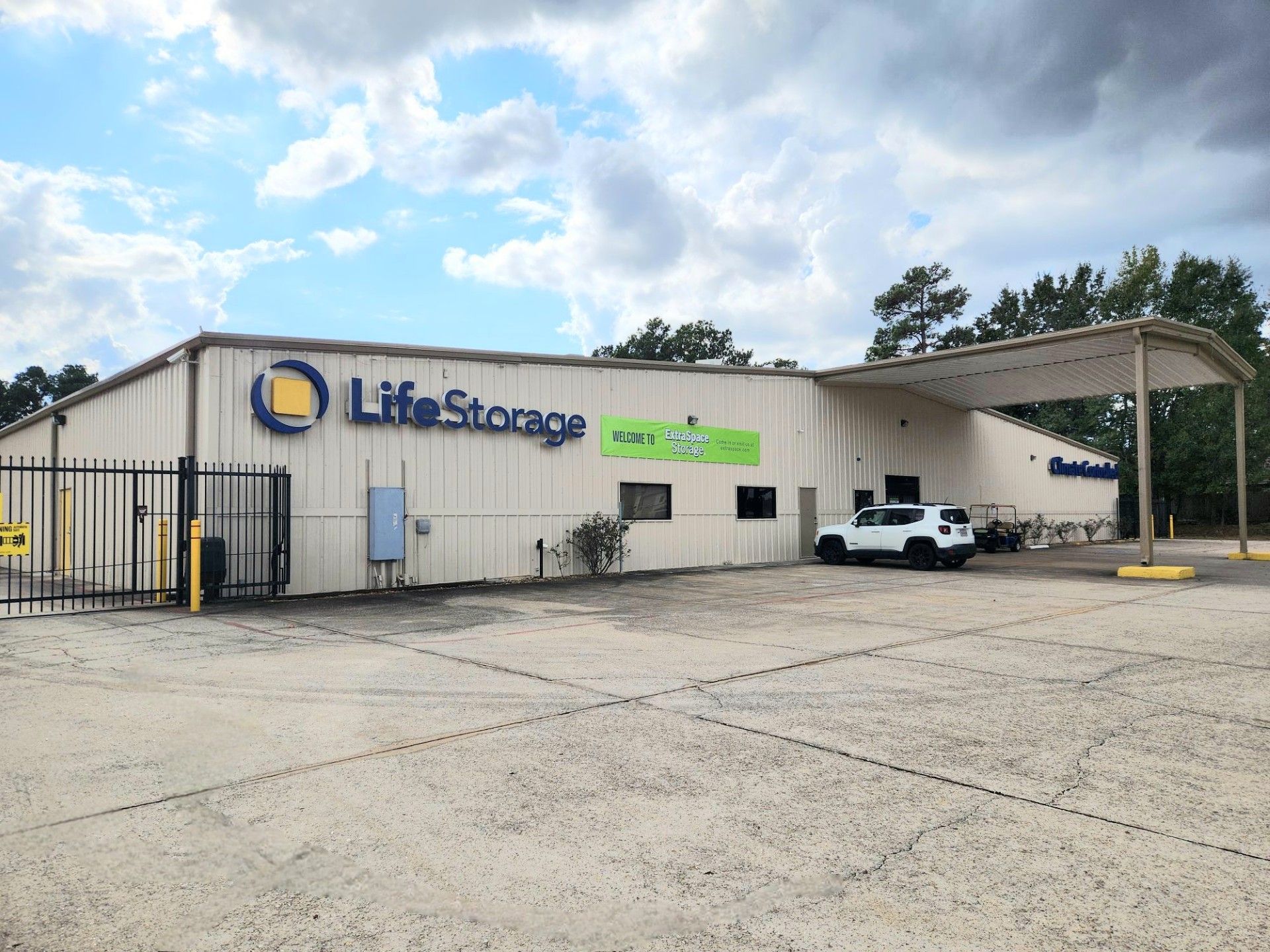 Extra Space Storage  15261 Highway 105 W in Montgomery, TX