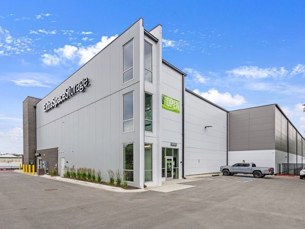 Extra Space Storage facility at 238 W 73rd Ter - Kansas City, MO