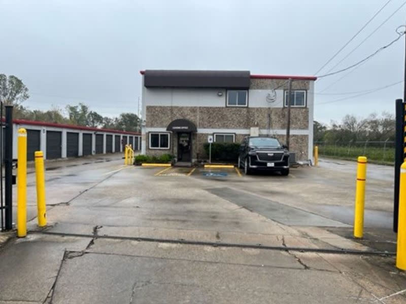 Storage Units in Houston, TX at 5550 Antoine Dr | Extra Space Storage