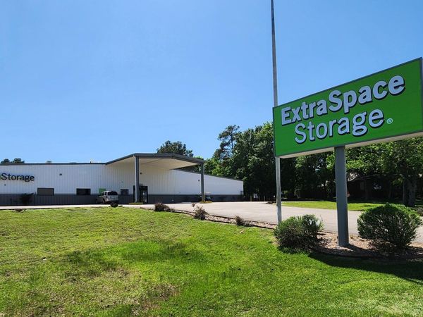 Extra Space Storage facility at 15261 Highway 105 W - Montgomery, TX