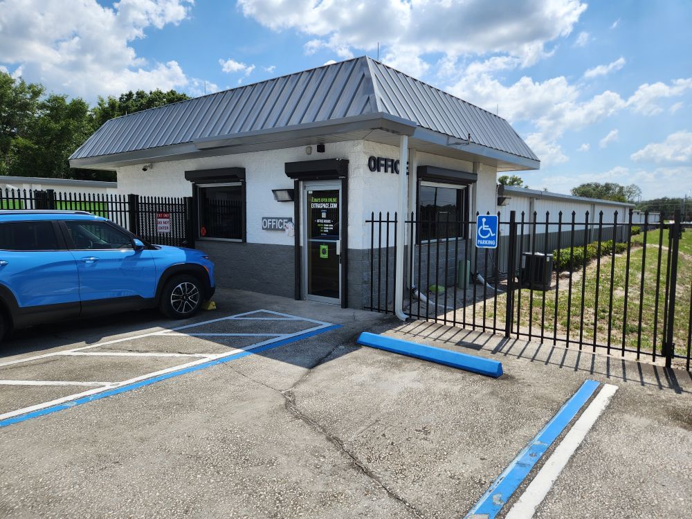 18×10 Self Storage Unit in Orlando, FL 7244 Overland Rd Orlando, Florida