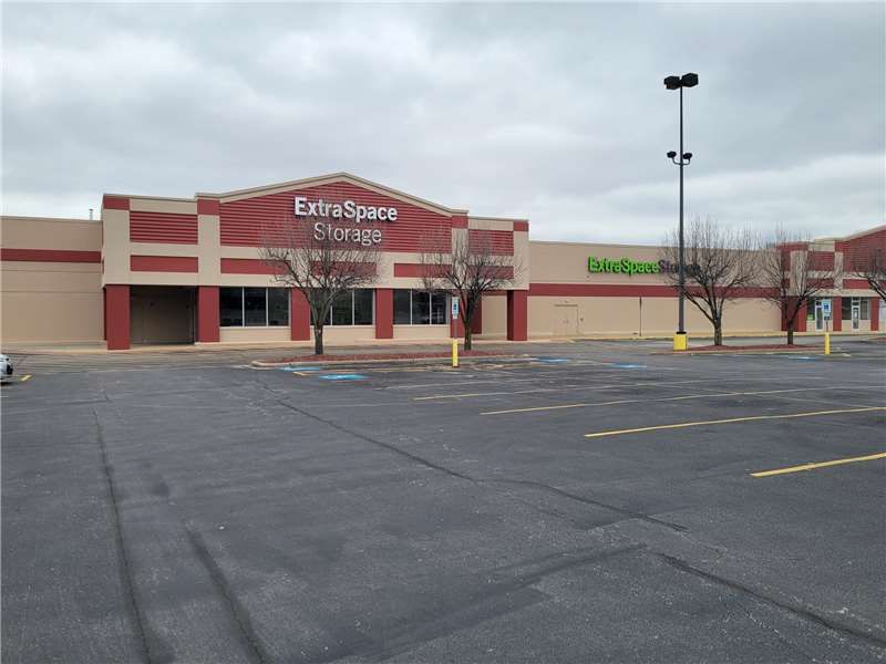 Extra Space Storage  10835 Saint Charles Rock Rd in St Ann, MO
