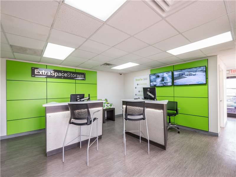 25×10 Garage in Memphis, TN 2555 N Hollywood St Memphis, Tennessee 3
