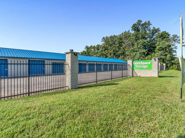 Extra Space Storage facility at 8331 Hwy 44 E - Mount Washington, KY
