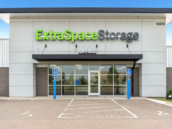 Extra Space Storage facility at 14570 Johnny Cake Ridge Rd - Apple Valley, MN