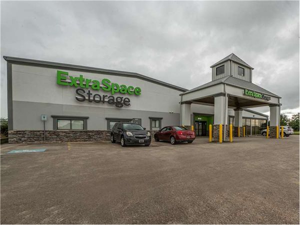 Extra Space Storage facility at 12620 Ryewater Dr - Houston, TX