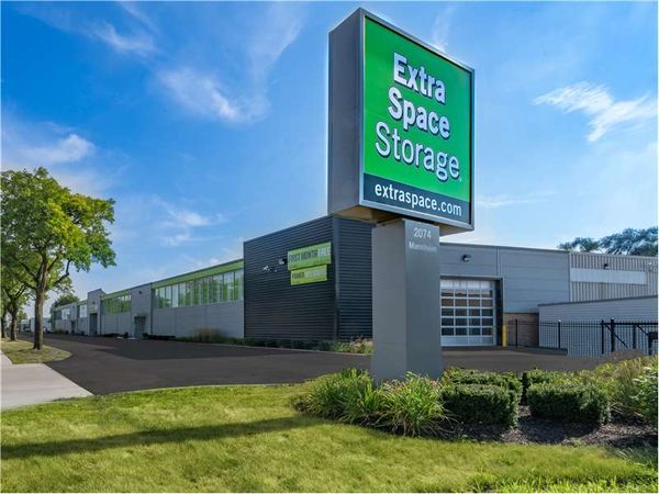 Extra Space Storage facility at 2074 Mannheim Rd - Des Plaines, IL