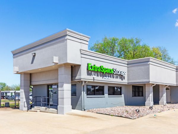 Extra Space Storage facility at 12331 E 11th St - Tulsa, OK