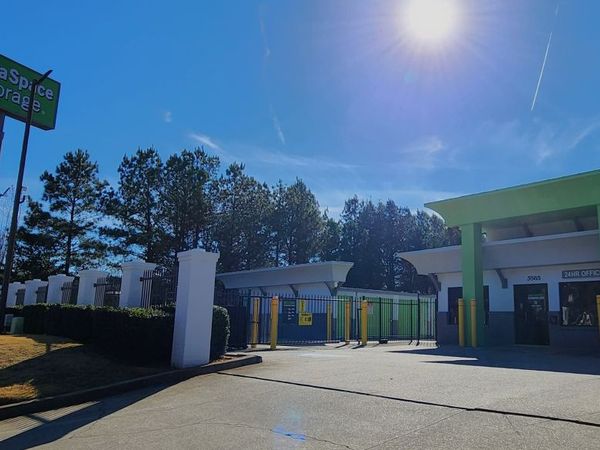 Extra Space Storage facility at 3585 Hutchinson Rd - Cumming, GA