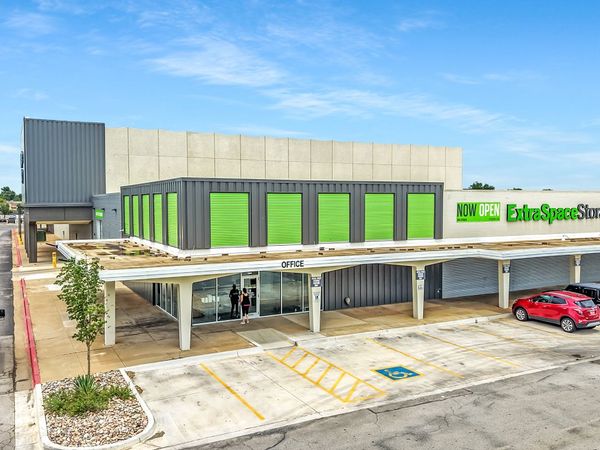 Extra Space Storage facility at 4400 S Western Ave - Oklahoma City, OK