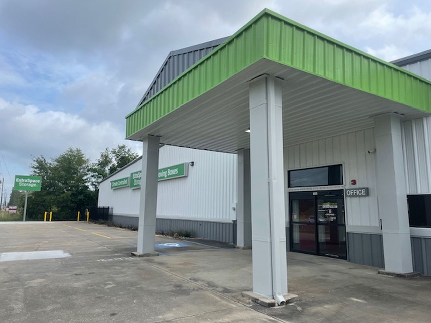 Extra Space Storage  188 S LHS Dr in Lumberton, TX