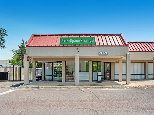 Extra Space Storage facility at 10 Leeland Rd - Fredericksburg, VA