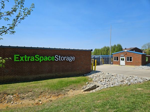 Extra Space Storage facility at 143 Louise Way - Mount Washington, KY