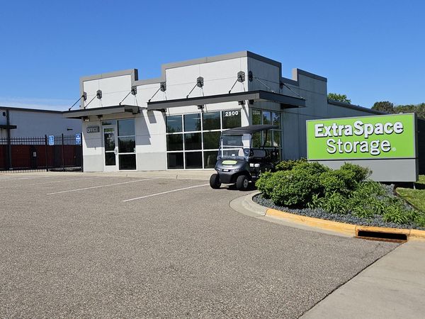 Extra Space Storage facility at 2500 50th St E - Inver Grove Heights, MN