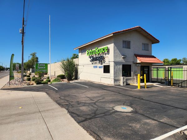 Extra Space Storage facility at 1356 E Baseline Rd - Mesa, AZ